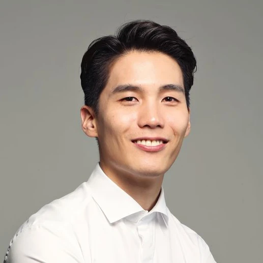 Professional portrait of Daniel Kim