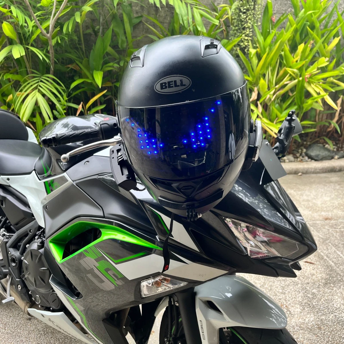 Carbon Moto Emoji Visor